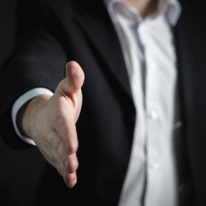 handshake-2056023_1280